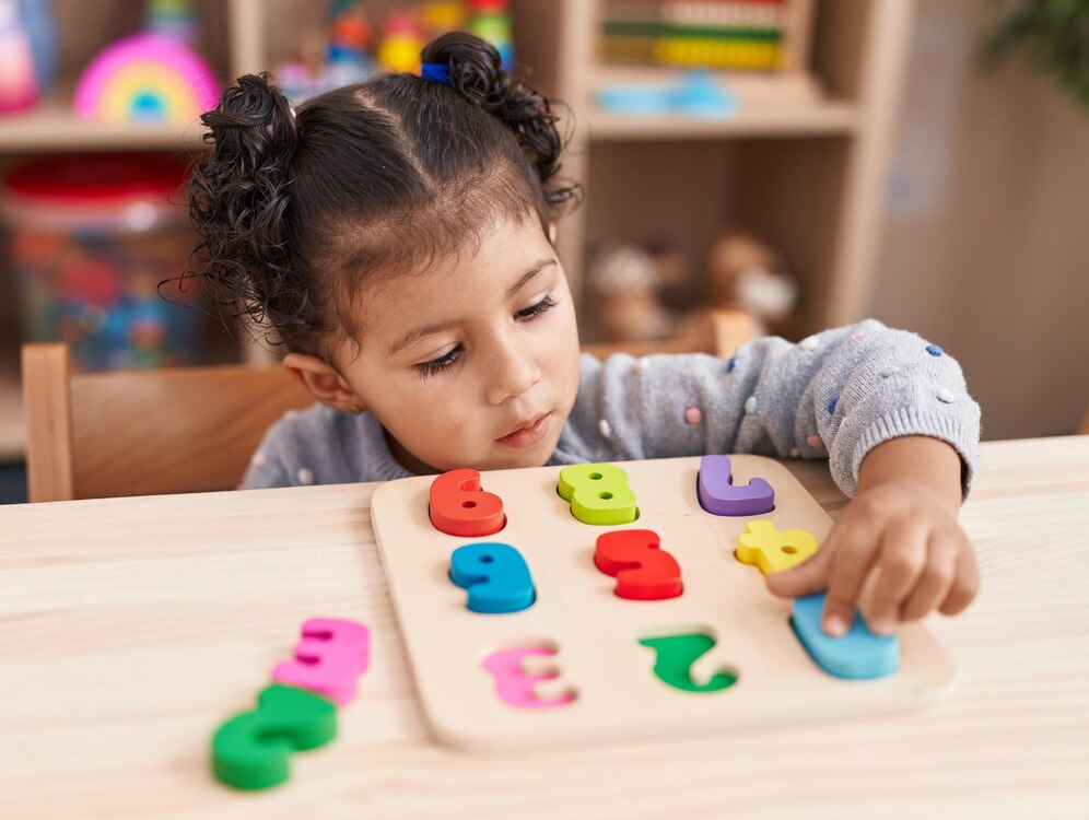 Exploring the Benefits of Montessori Education in Early Childhood